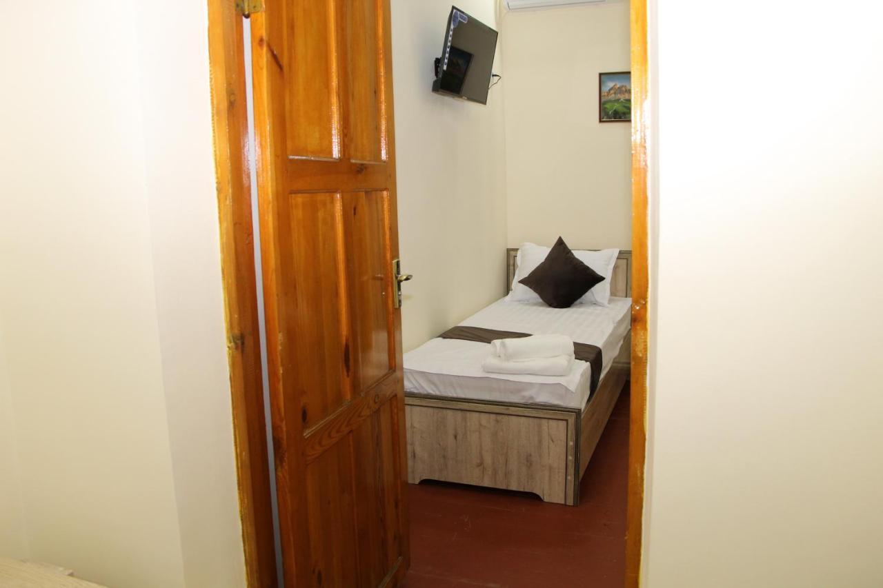 Zafaron Hotel Taszkent Zewnętrze zdjęcie